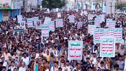 مظاهرة حاشدة بالحديدة مساندة لغزة وتنديدا بالقصف الأميركي البريطاني