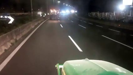 I trattori si mettono in moto sul raccordo