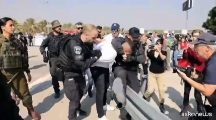 Pacifisti israeliani e palestinesi insieme a Gerico contro la guerra