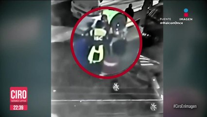 Sujetos desarman y amenazan con cuchillo a policía cerca del Estadio Azteca