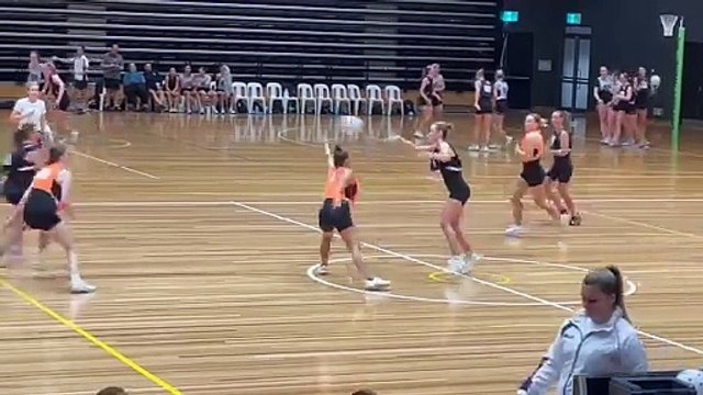 Bendigo Strikers 23-and-under team goes on the attack v Boroondara Express