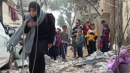 شاهد: آثار الغارات الجوية الإسرائيلية في محيط المستشفى الكويتي في رفح