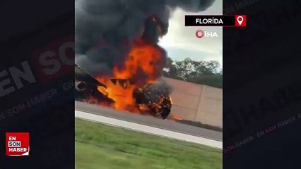 Florida’da otoyola inen küçük uçak araca çarpıp alev aldı