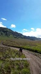 Aventure Inoubliable à Java : Mont Bromo, Mer de Lave et Paysages Époustouflants 🌋