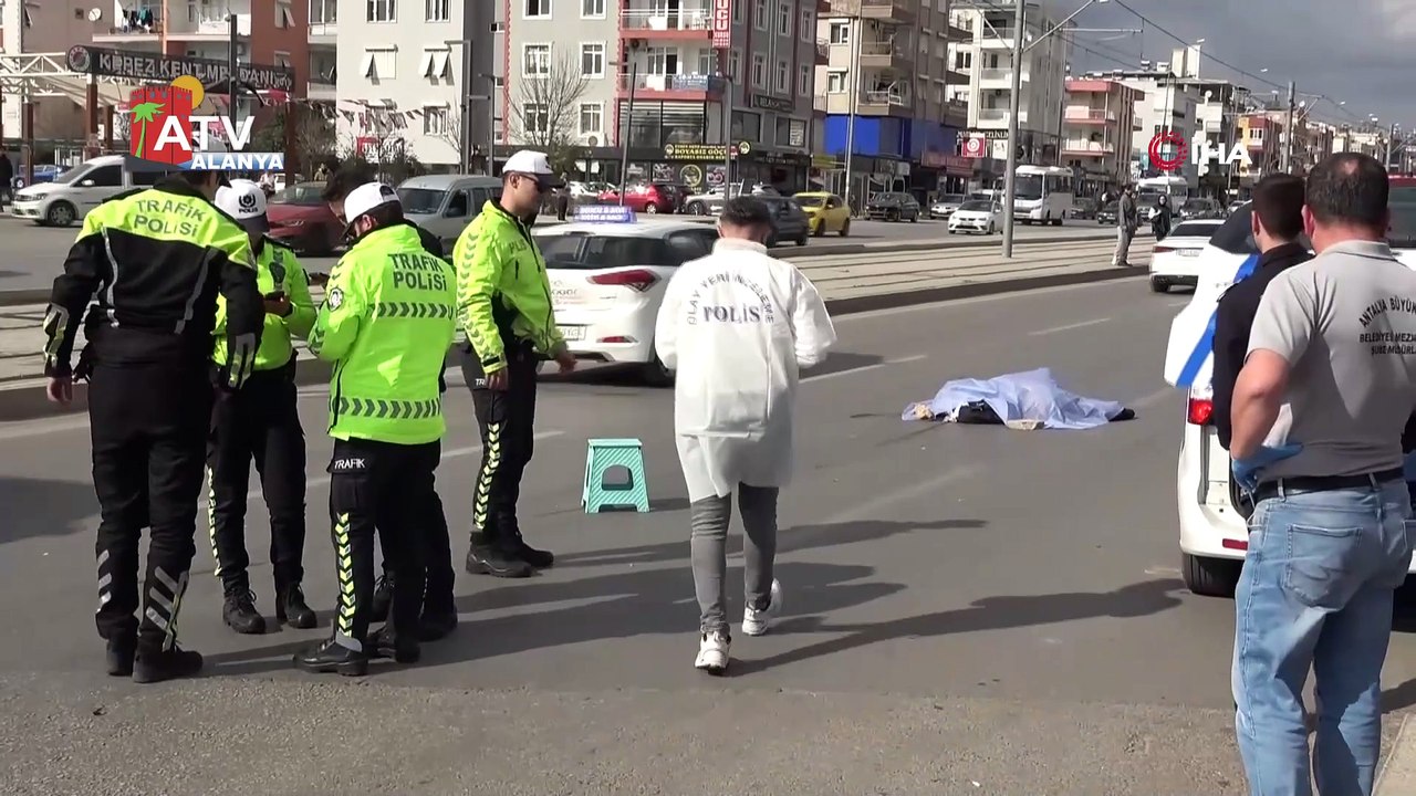 Yaya geçidi eceli oldu, kamyonetin yol verdiği yayalara otomobil çarptı: 1 ölü, 1 yaralı