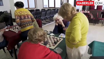 Beşiktaş Belediyesi, 65 Artı Yaşam Ofisi'nde Satranç Dersleri Başlattı