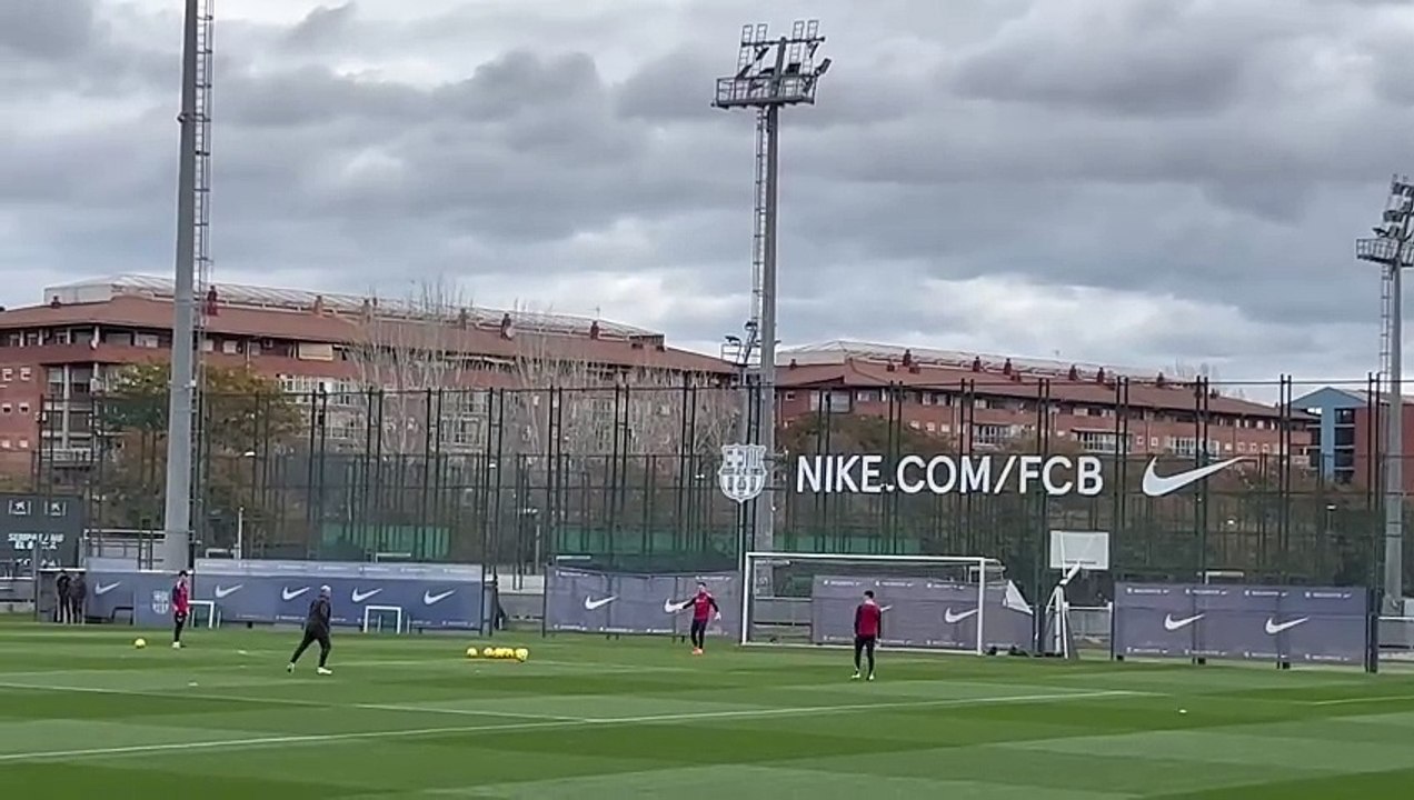 Ter Stegen se entrena con normalidad antes del Granada