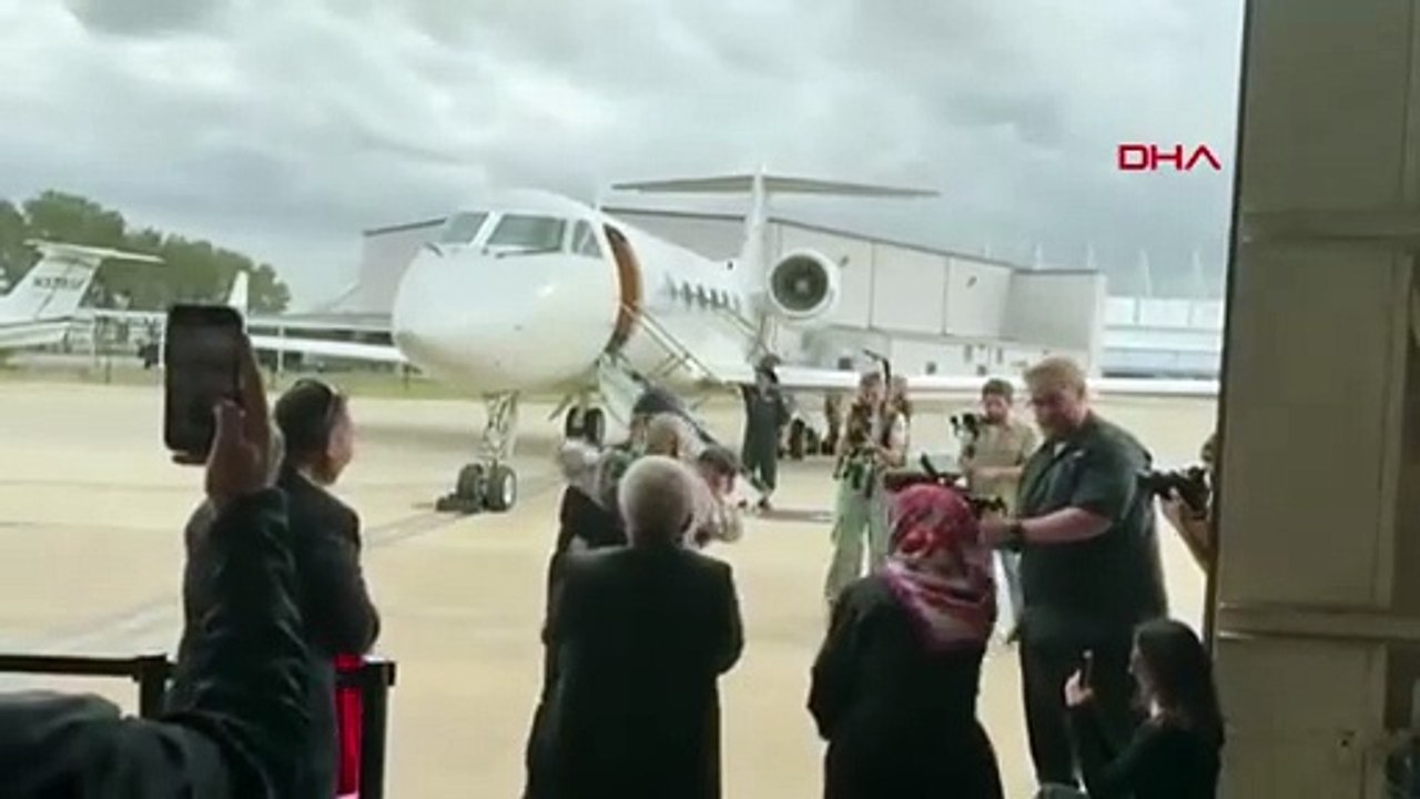 Alper Gezeravcı, ailesi tarafından karşılandı