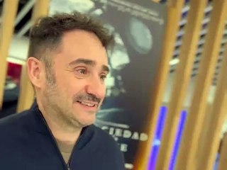 Bayona transmite su "felicidad" por reunirse con el elenco de 'La Sociedad de la Nieve' en los Goya en Valladolid