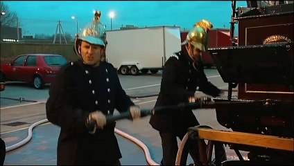 Massive Engines with Chris Barrie - 106 [couchtripper][U]