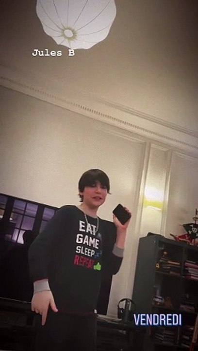 Et il semble être moins timide que sa soeur ! Jules Bigard s'éclate en rappant ! @ Instagram / Lola Marois