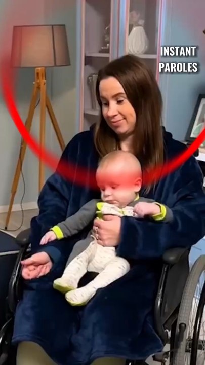 Cette maman en fauteuil roulant reçoit le soutien précieux de son chien intelligent