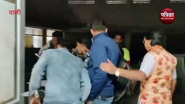 Watch Video : यहां के अस्पताल में आया सांप, मची अफरा-तफरी