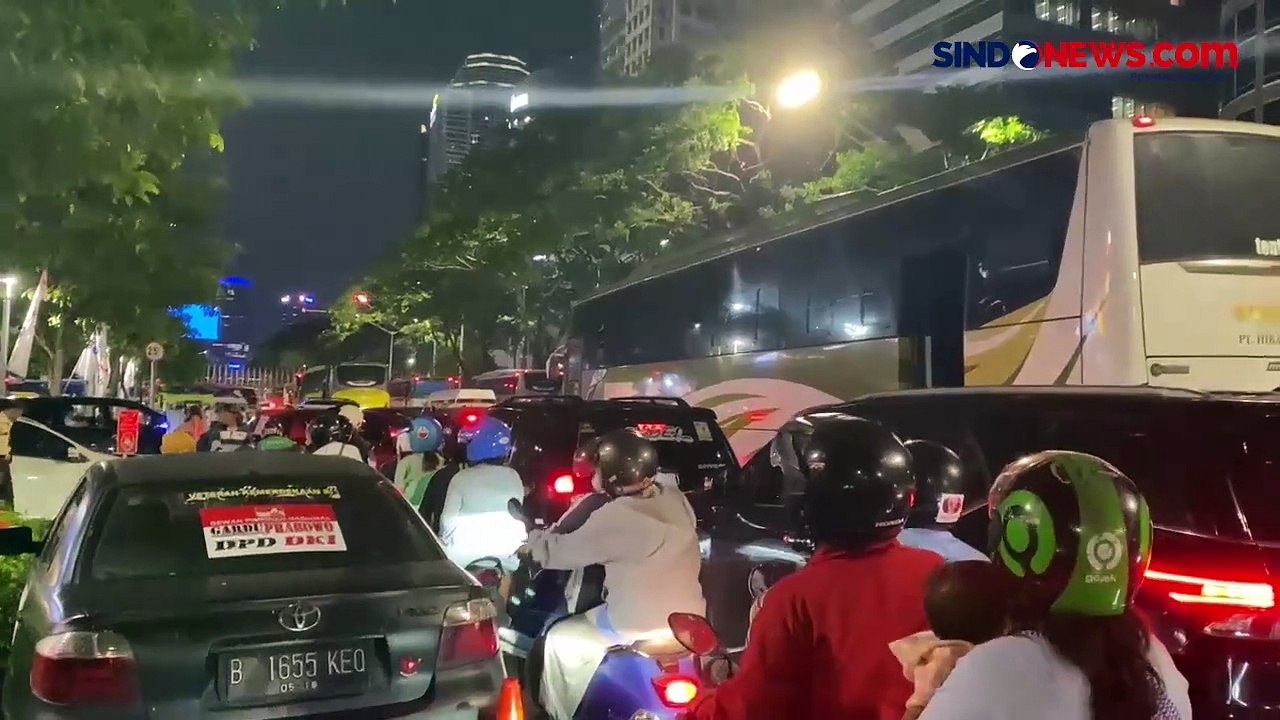 Atribut Partai Politik Masih Bertebaran di Akhir Masa Kampanye