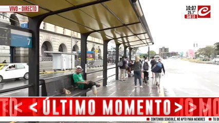 Siguen las largas filas para registrar la Sube