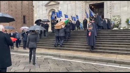 Il feretro di Vittorio Emanuele in Duomo a Torino