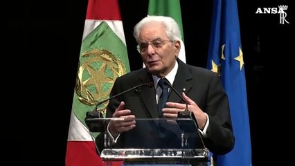 Mattarella: "Ricerca spaziale stia fuori da corse militari"