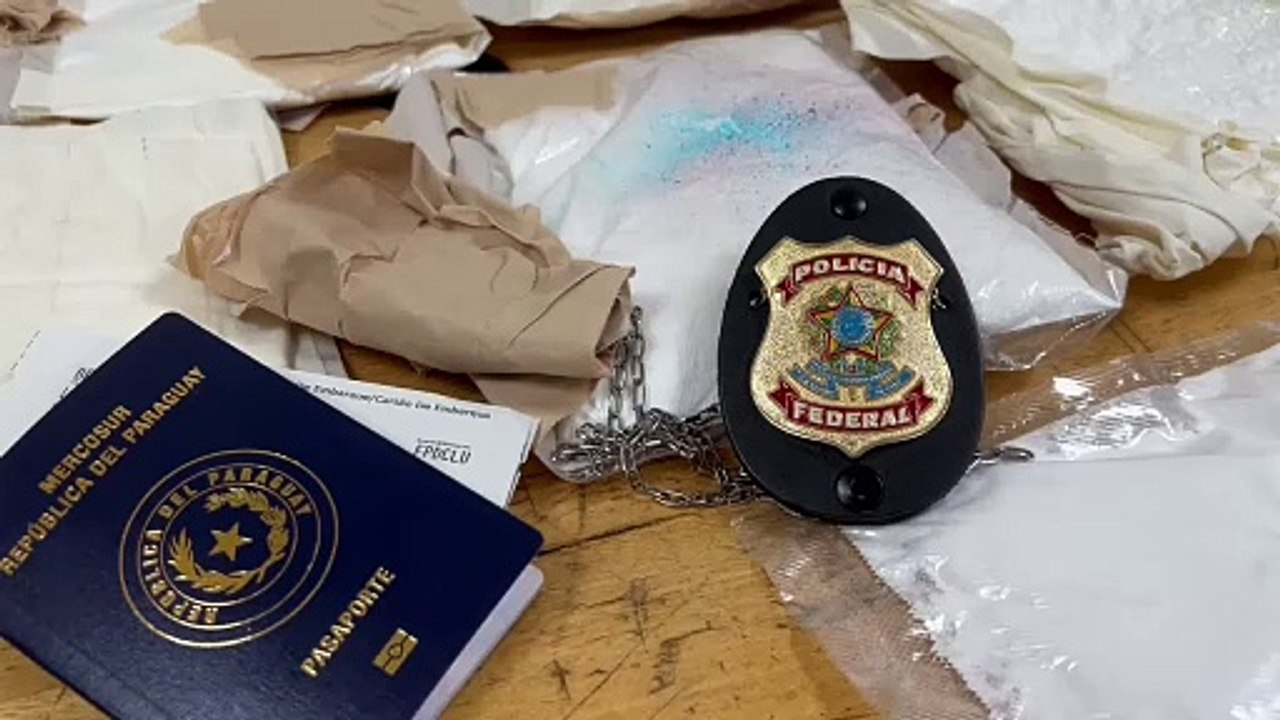 PF PRENDE PASSAGEIRO COM COCAÍNA OCULTA NO CORPO NO AEROPORTO INTERNACIONAL DE FOZ DO IGUAÇU