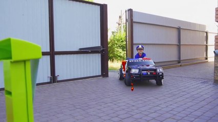 Артур и Мелисса играют в Автомойку