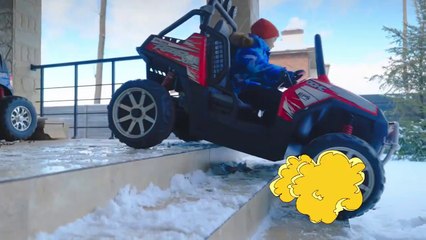 Car adventures in the snow _ Melissa and Arthur ride on children’s cars