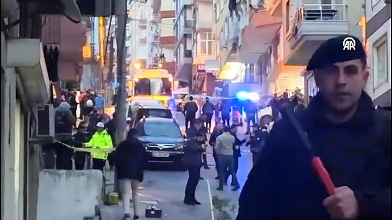 AKP'li Küçükçekmece Belediye Başkan adayı Aziz Yeniay'ın seçim çalışmasında silahlı saldırı: 1 yaralı