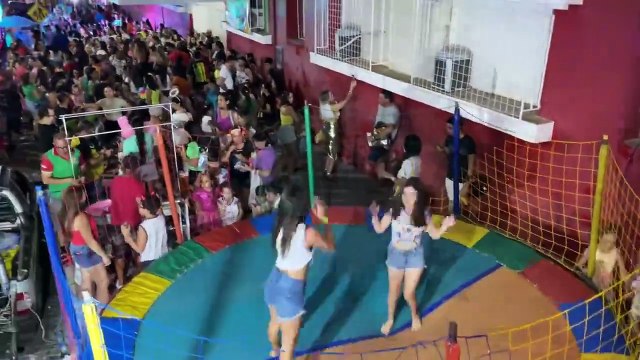Bloquinho da Tia Jú leva foliões mirins e suas famílias pelas ruas de Cajazeiras com muita festa