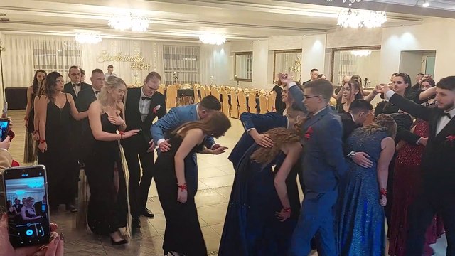 Studniówka 2024 maturzystów Zespołu Szkół w Lubrańcu Marysinie