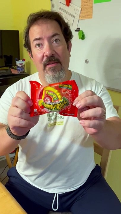 Push pops GUMMY roll wATErmelon