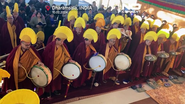 NO COMMENT | Monjes tibetanos celebran el año nuevo indio con cánticos