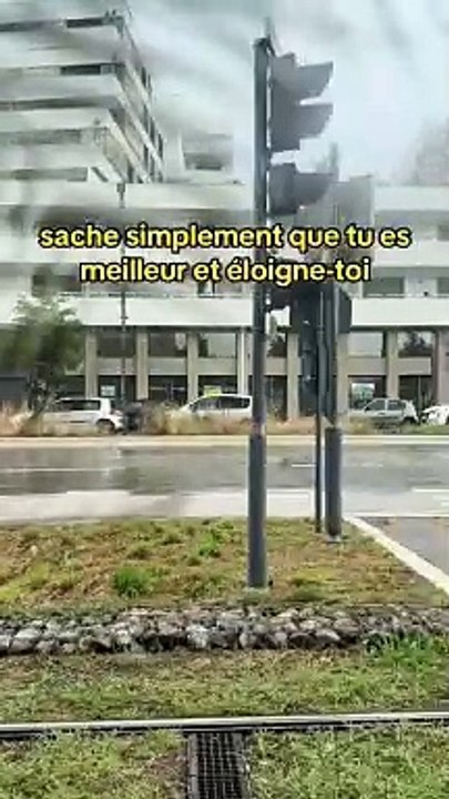 Ne laisse pas ta solitude te pousser à renouer avec des personnes toxiques