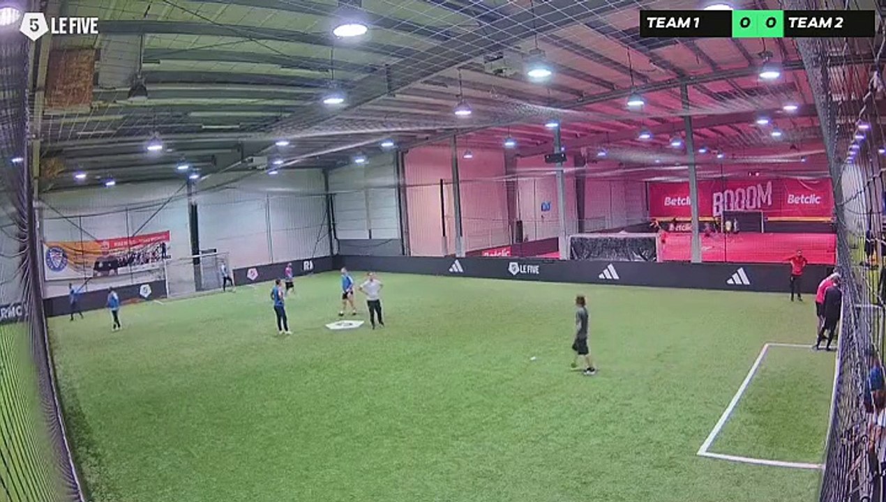 HALIL 10/02 à 20:18 - Football Terrain 2 adidas (LeFive Reims)