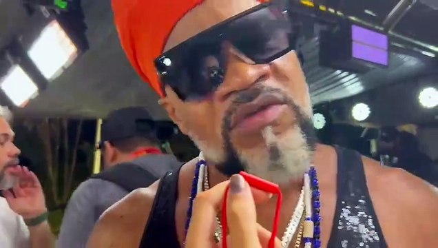 Carlinhos Brown volta a defender o paredão de som e fala sobre a “perda” da tradição na música baiana