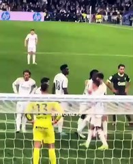 Camavinga, Arda Güler'in kulağını yaladı! 🤭