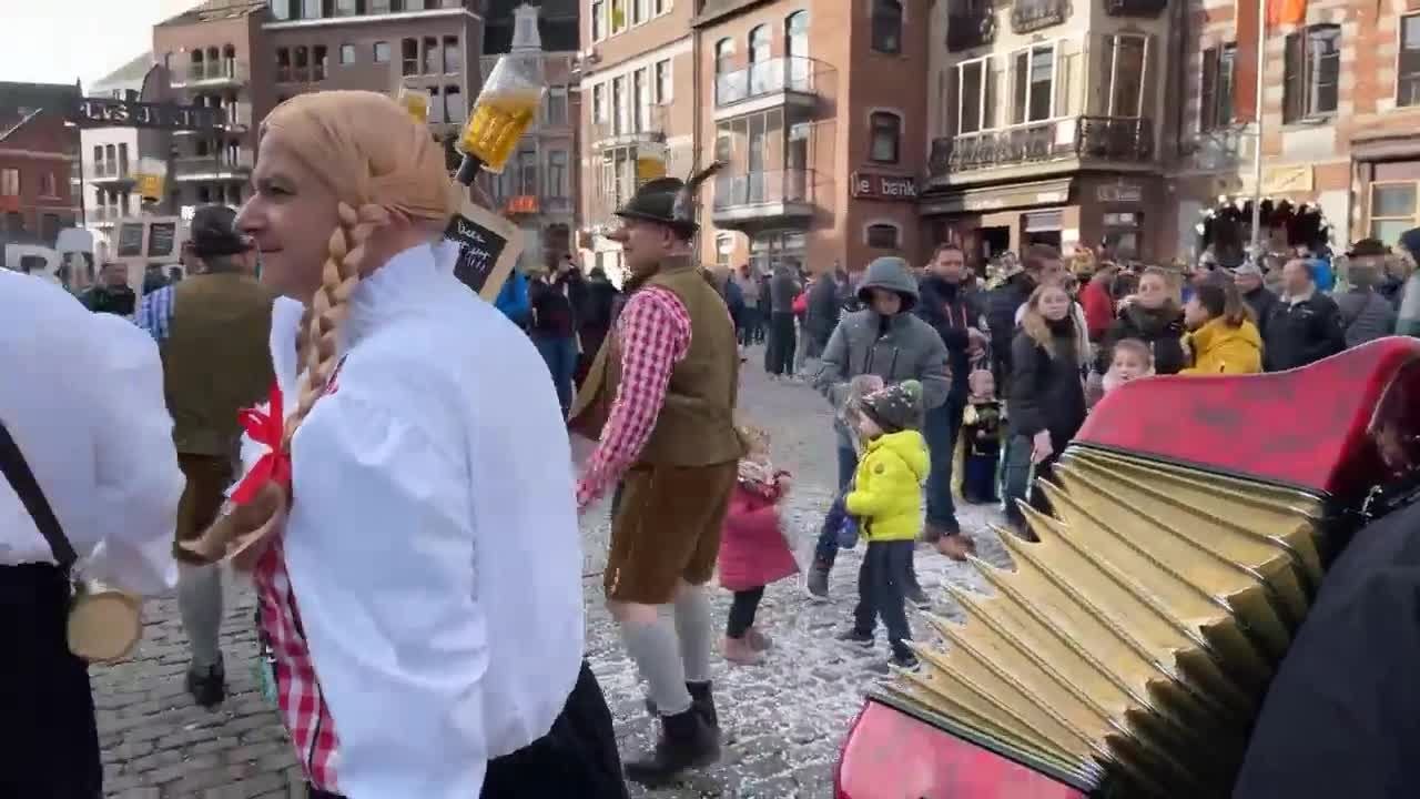 Dimanche Gras à Binche : le matin (4)