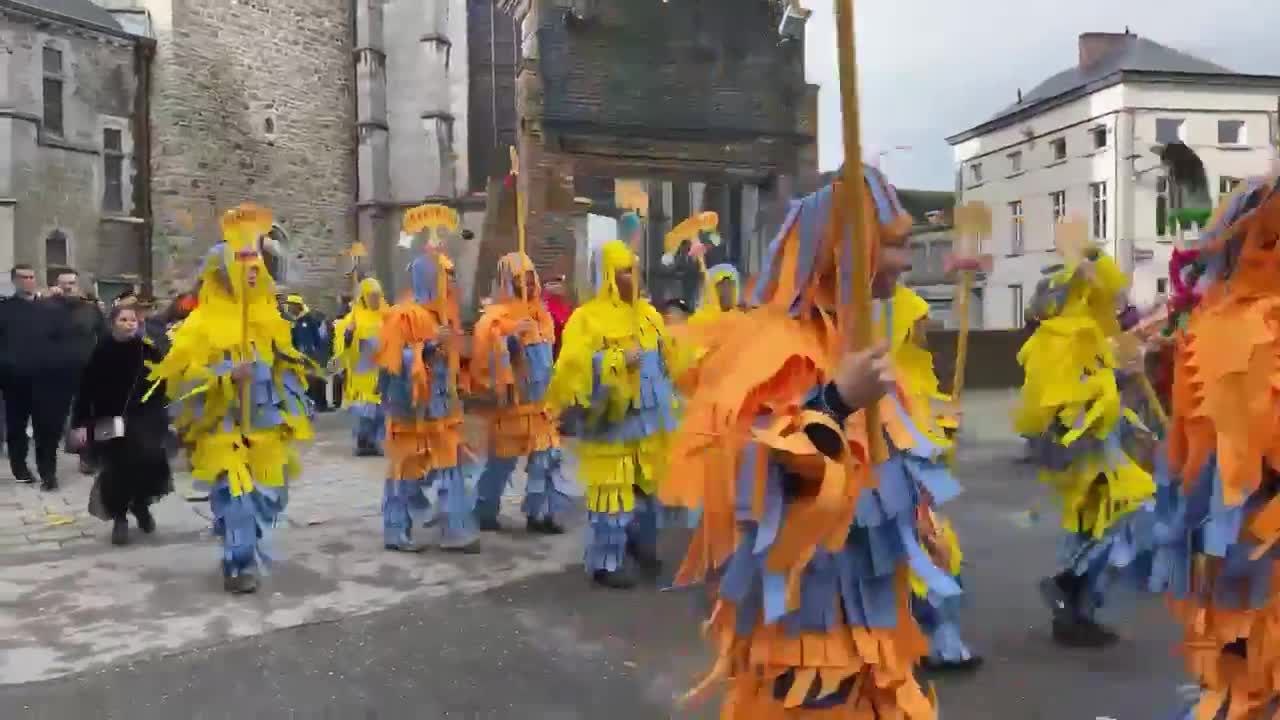 Dimanche Gras à Binche à l'heure de l'apéro (1)