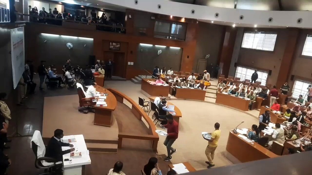 31 मार्च तक अपने घर की छत पर सोलर पैनल लगाने वा...