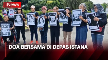 Gelar Doa Bersama di Depan Istana, Tangis Pecah dari Keluarga Korban Penghilangan Paksa Aktivis 98