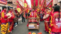 El gran pasacalles del Año Nuevo chino congrega a miles de personas en Usera, en Madrid
