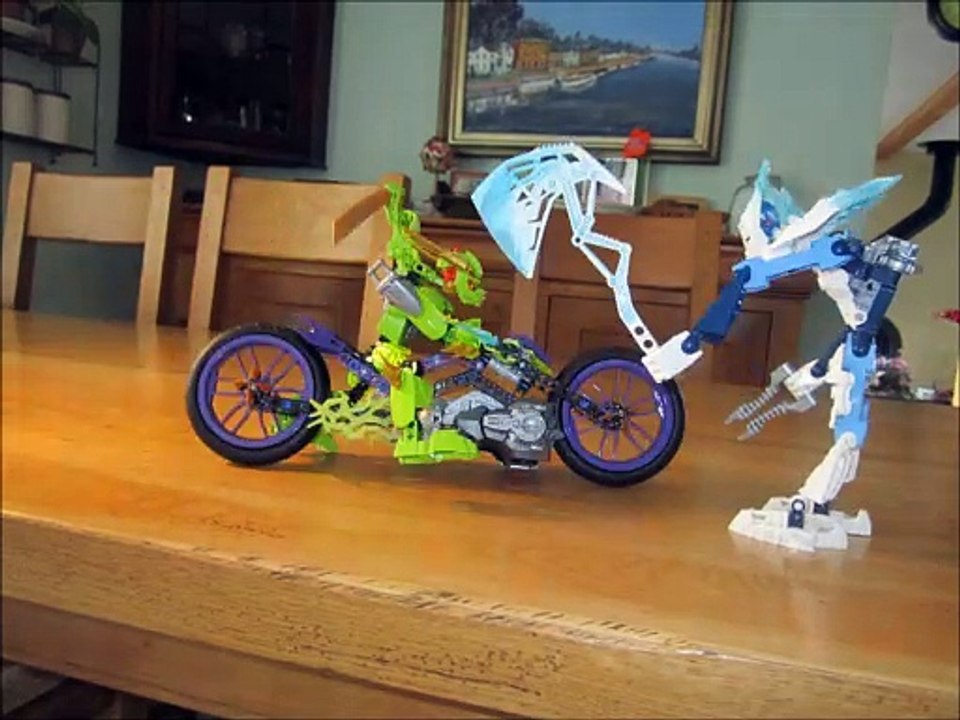 hero factory strak vs speeda demon