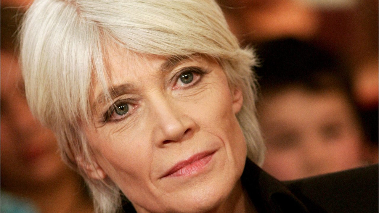 VOICI : “Mon état de santé est insupportable” : Françoise Hardy donne des nouvelles inquiétantes de sa tumeur