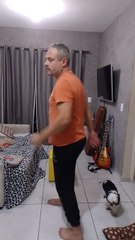 Será que ele sabe dançar ?