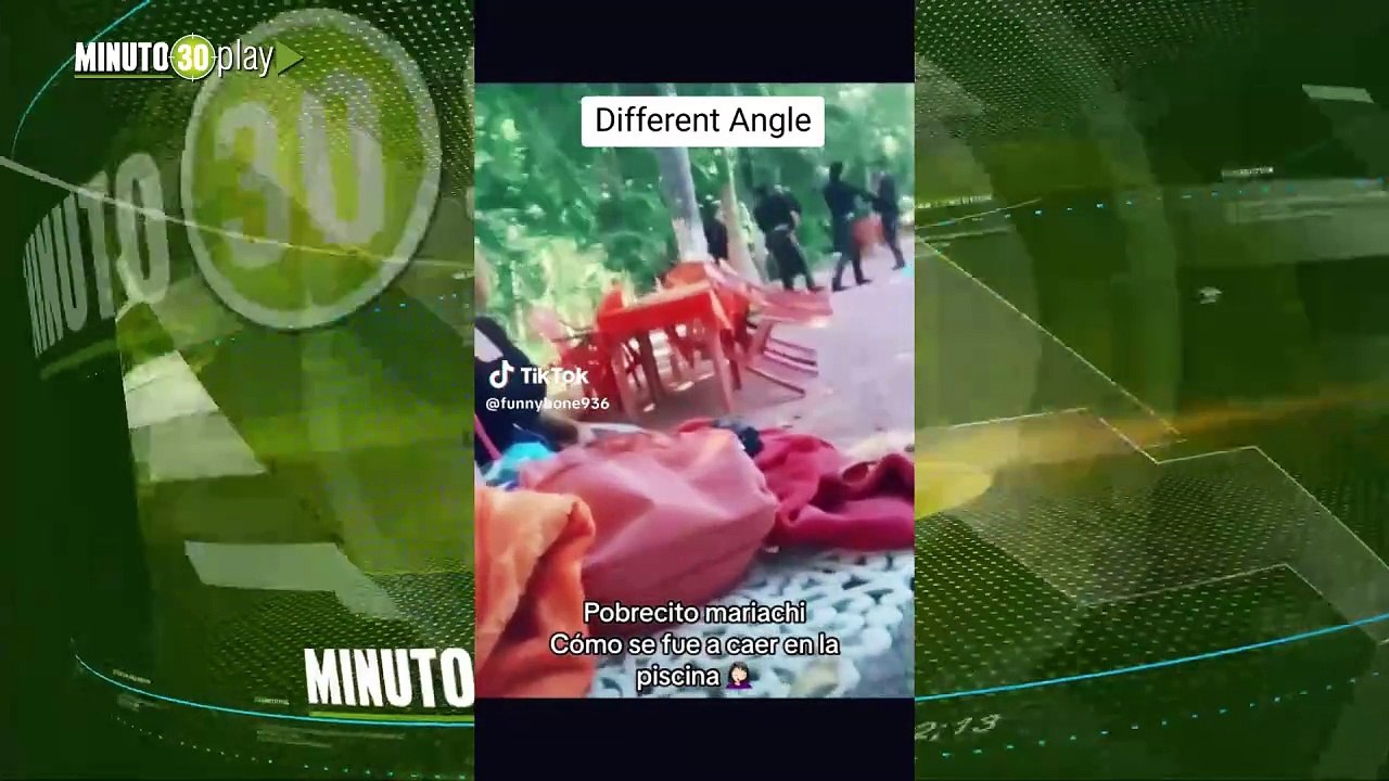 ¿Usted que haría? Mariachi cayó a un piscina en plena serenata y se hizo viral