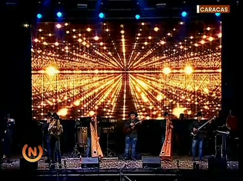 La cantante de música llanera, Yenifer Mora, interpreta sus éxitos en el Festival Caracas Retumba