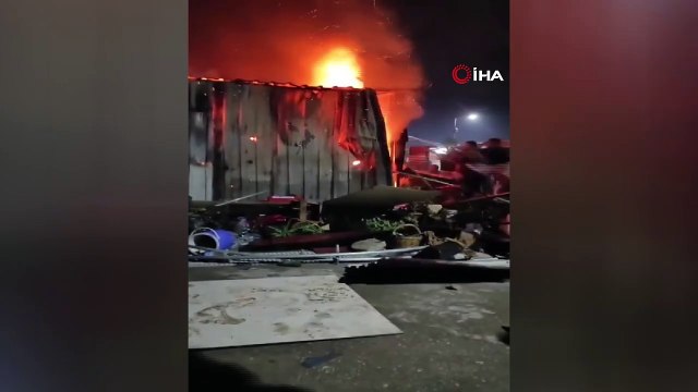 Konteyner kentte yangın! 2 konteyner kullanılmaz hale geldi