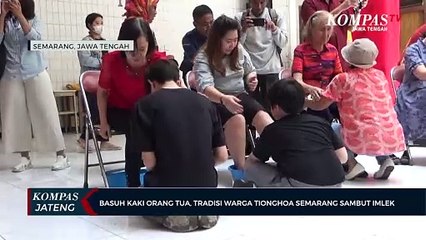 Basuh Kaki Orang Tua, Tradisi Warga Tionghoa Semarang Sambut Imlek