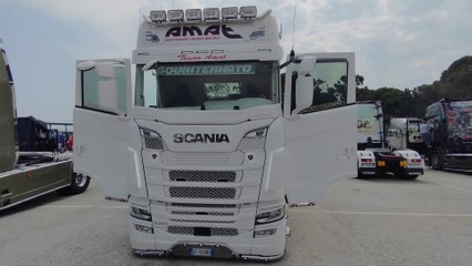 4k Scania 500S _Lello Squinternato_ _Total White_ design interior & Exterior