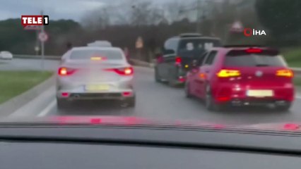 Trafik magandaları tehlike saçtı! Makas atıp diğer araçların geçişini engellediler