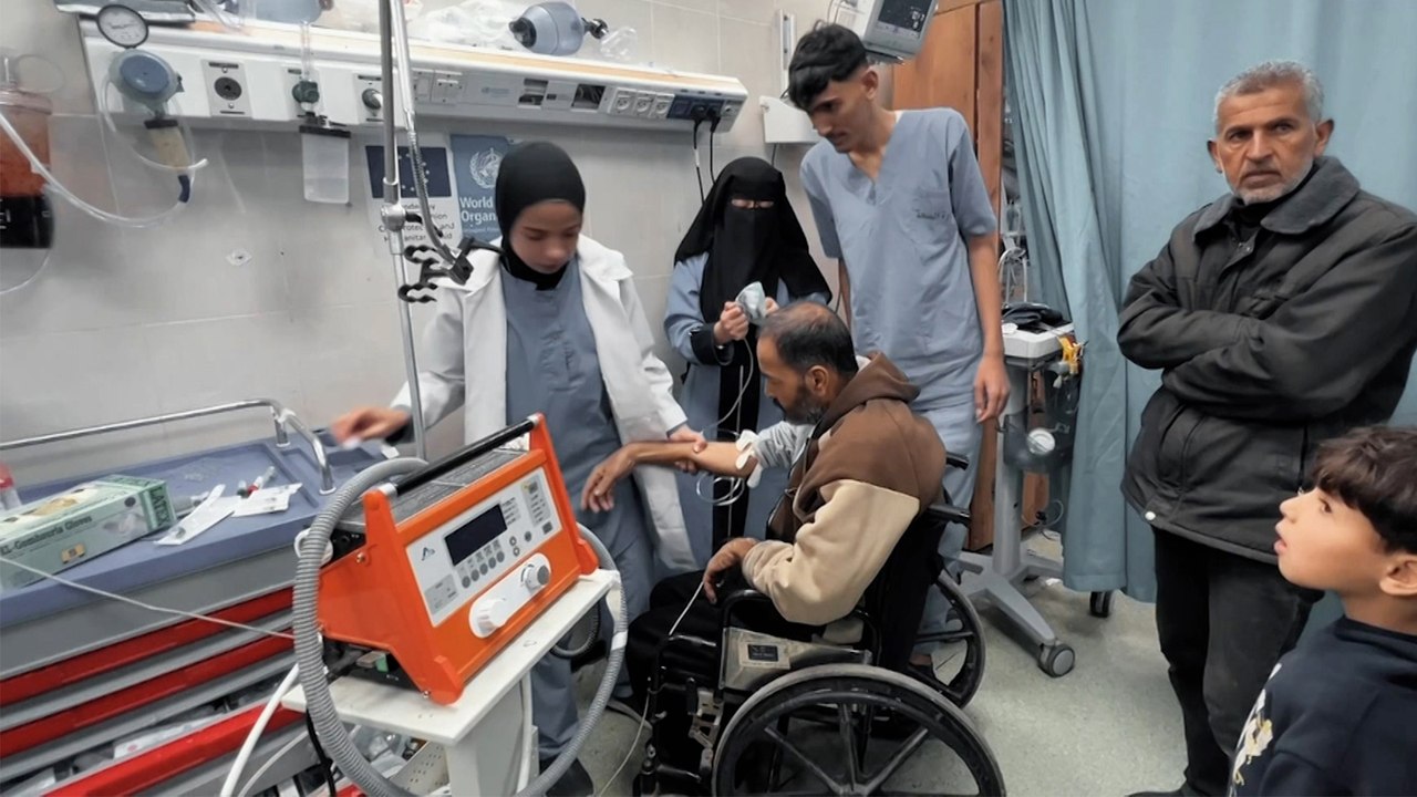 أصوات من غزة.. معاناة الكوادر الطبية في المستشفيات