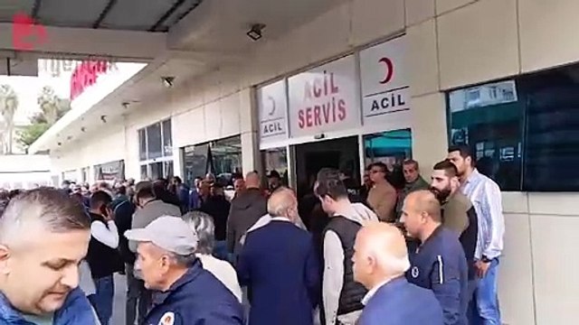 Silahlı saldırıda yaralanan Özel Kalem Müdürü Vekili Güdük'ün yakınları hastane önünde 