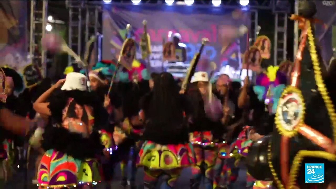 Brésil : au cœur du carnaval "alternatif" dans les quartiers populaires de Rio